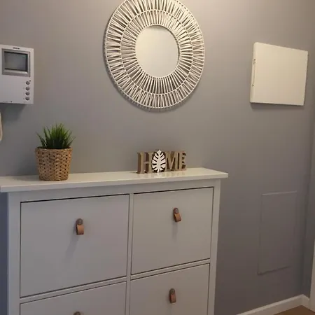 Aurine Apartment *